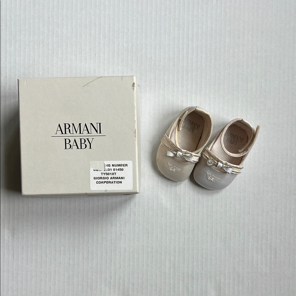 Giorgio Armani Cream Dress Shoes with Soft Material and Slip-On Design